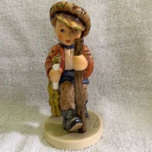 Hummel 386 On Secret Path